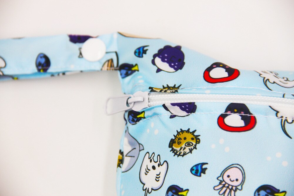 Waterproof Wet Bag Baby Cloth Diaper Bags Reusable Baby Nappy Travel Wet Bag Menstrual Pads printed diaper Stroller Bags 22*15CM